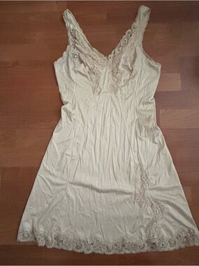 Women’s beige cream vintage slip dress size small
